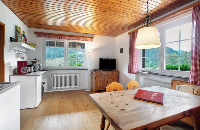 Apartamento 'Wohnung 1 - Familienappartement' con balcón y Wi-Fi
