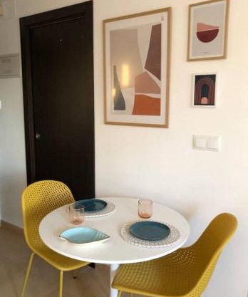 Apartmento studio boho a 1 minuto del puerto y la playa!