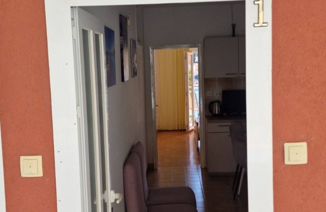 Apartments Bleuš - One Bedroom Apartment with Balcony and See View 2