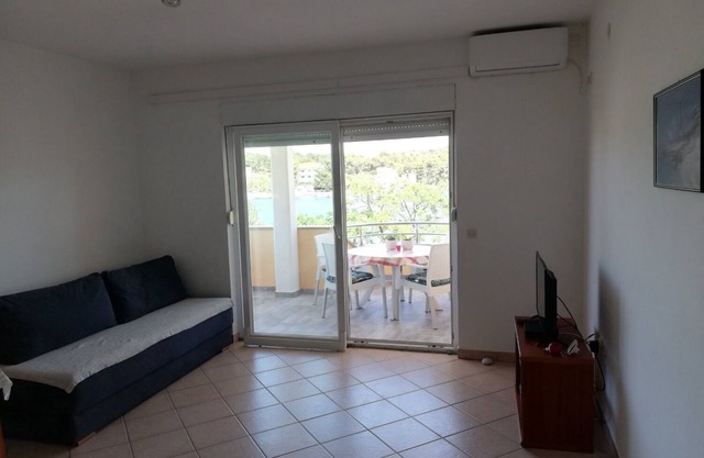 Apartments Marijan (110611-A2) - Veli Rat (Dugi otok)