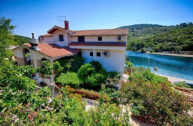 Apartments Malo Lago - One-Bedroom Apartment with Two Balconies and Sea View - Attic (Apartment 2)