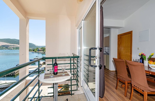 Apartamentos Oliver (52861-A2) Putnikovic