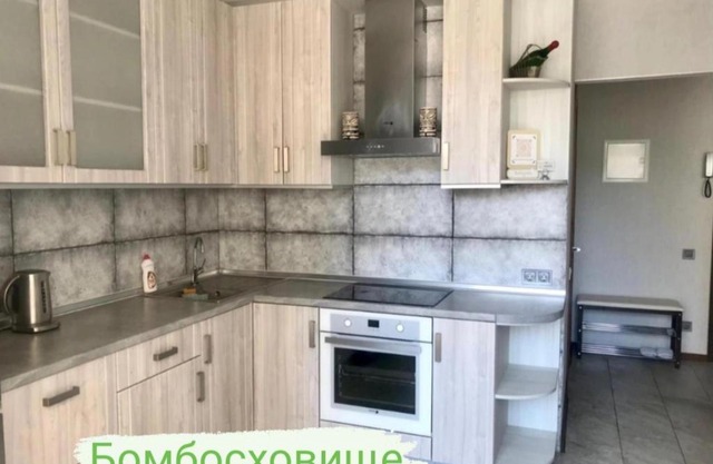 Apartments & Vernissage on Kostandi