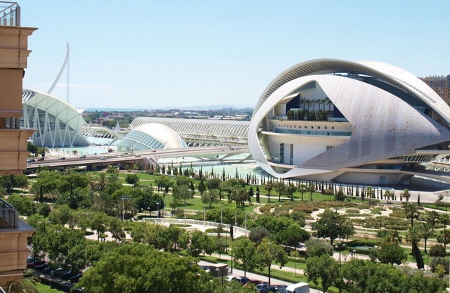 ApartUP Yellow Opera View