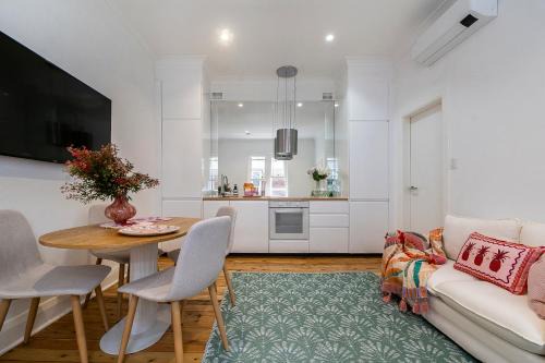 Apmt2 - 2Bedroom - Belle's at Bondi - 500m to Beach