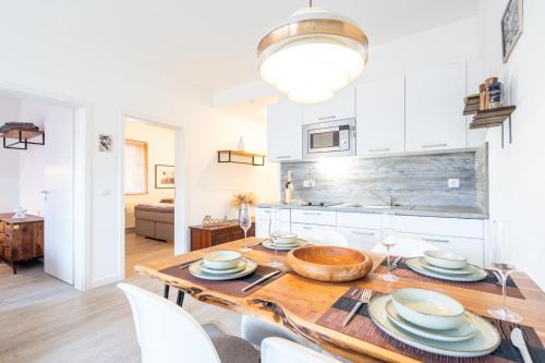 App 2 Stylische Surfoase am Wasser