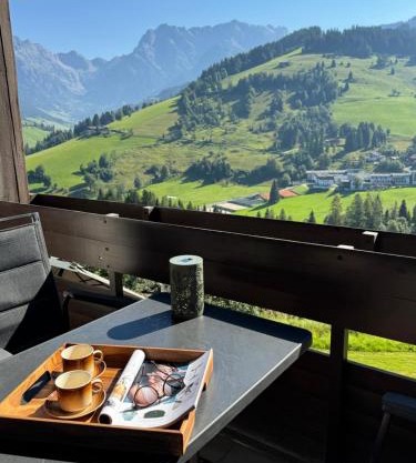 Appartement mit Balkon und Hallenbad