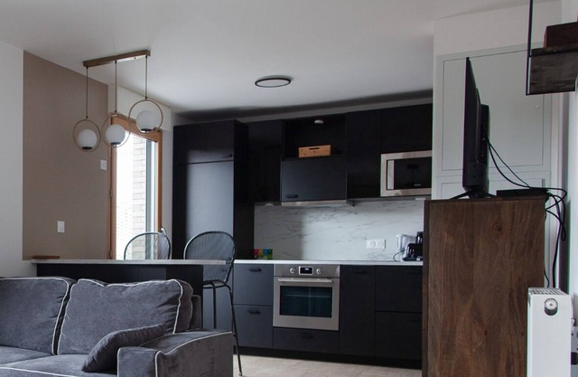 Appart Chic & Elégant-Métro 7 Leo-Lagrange+Parking