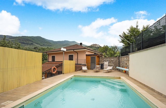 "Appartamento LA VITE - Borgomaro" con Wi-Fi, aire acondicionado y terraza