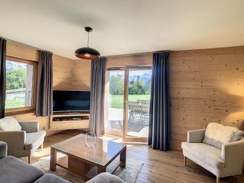 Appartement 4P avec terrasse et vue Mont Blanc - FR-1-560-24
