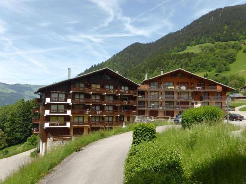 Appartement cosy 6 pers, 2 ch, au pied des pistes, cœur du village, balcon sud, tout confort - FR-1-342-233