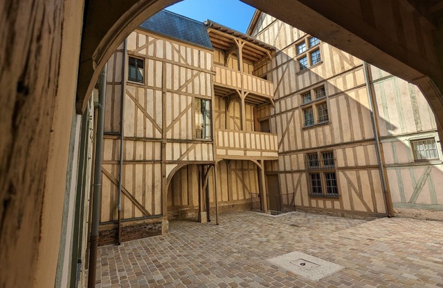 Appartement du Seizième Siècle Entièrement Rénové