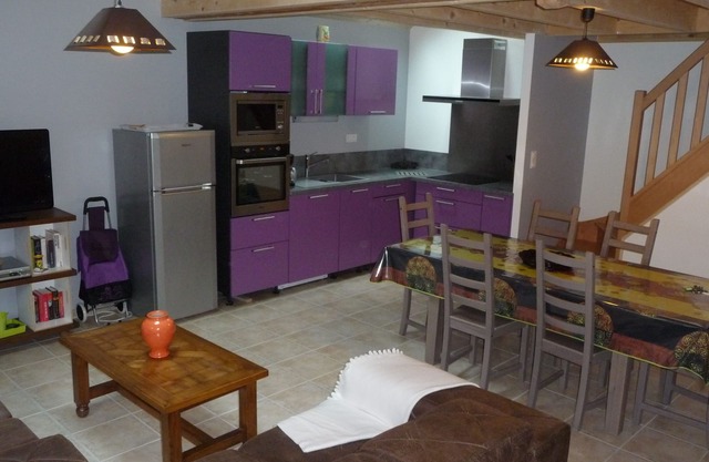 APPT. CENTRO DE LA CIUDAD (6 a 7 PERSONAS) 3 dormitorios / 2. Agua / 2 baños