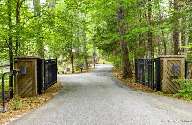 Après Ski inspired home, bespoke pool & tennis court!
