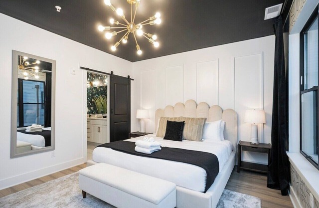 April Sale! Spacious Retreat 2.5 Mi to Broadway