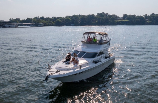 APRIL SPECIAL!!! YACHT EXCURSIONS ON OLD HICKORY LAKE- NO OVER NIGHTS -PER HOUR