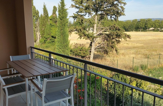 Apt 50m2 con balcón totalmente equipado cerca de Aviñón