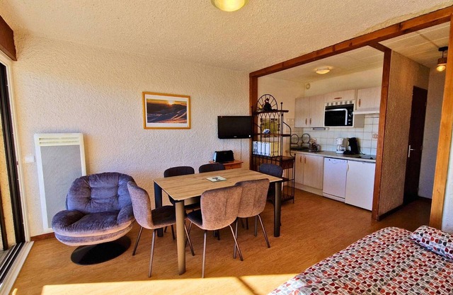 Apto 6 pers, balcón sur, centro estac., mascotas, parking, WiFi, lavavajillas