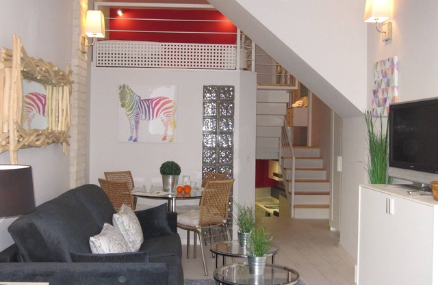 APTO. EN SEVILLA CENTRO. NUEVO, ORIGINAL LOFT. CON ENCANTO. WIFI. 2 DORMITORIOS