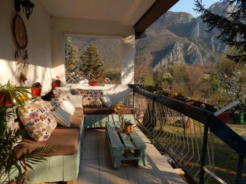 Apt - Sleeps 2 - Balcony - Pets Ok