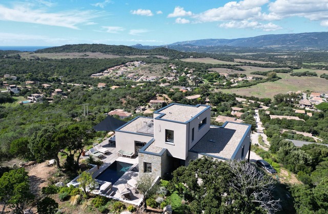 Architect-designed villa with sea and scrubland views