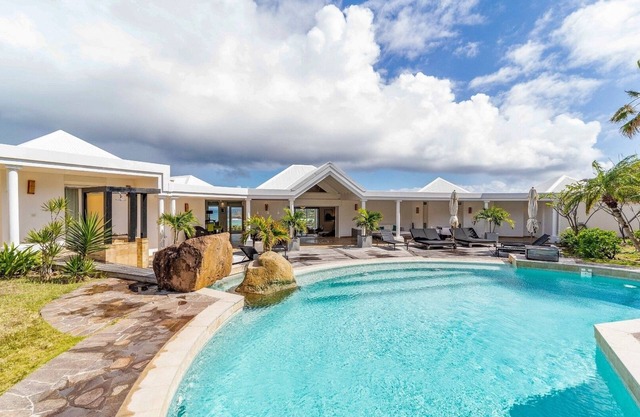 Arrow Marine (1/3 Rooms)