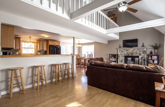 Arrowhead Lake Home en alquiler recientemente renovado todo incluido con acceso para discapacitados
