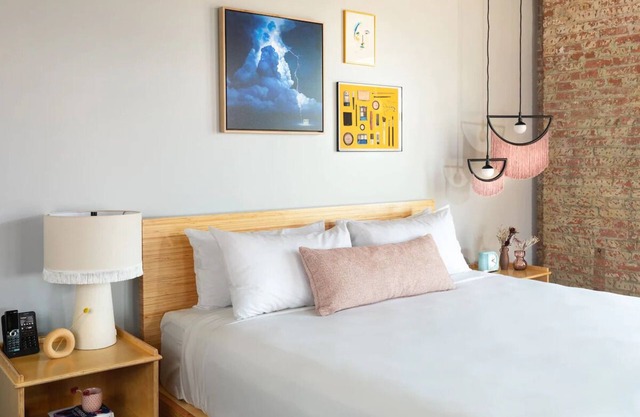 Artistic Atmosphere, Canvas Suite, Canvas Hotel Dallas, Rooftop Pool