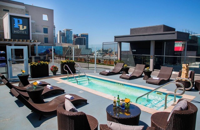 Artistic Studio King Suite Close to San Diego Harbor, Museums and Nightlife