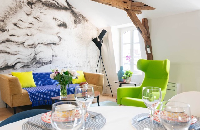 The Conciergerie, Apartment (arty)