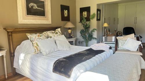 Artzy's Garden View 1km to Olivedale Clinic