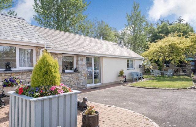 Ash Cottage, LLANTWIT MAYOR