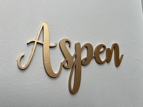 Aspen-free parking-Grade II listed-second floor two bedrooms apartment