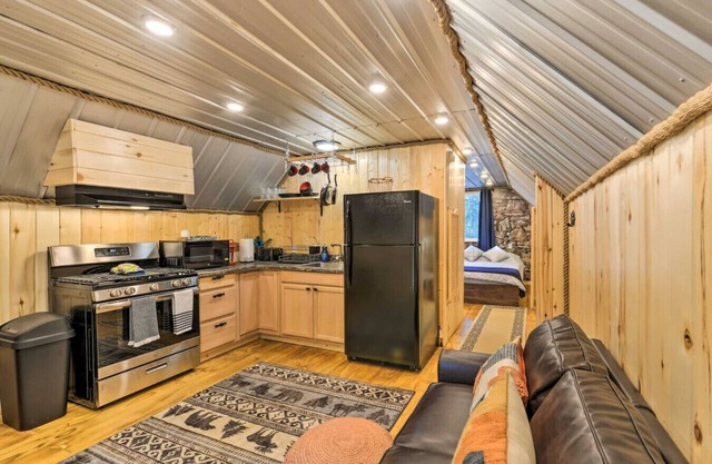 Aspen Pines | Peaceful Island Park Escape for Two