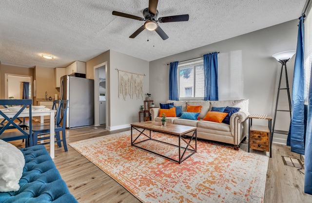 ATL Stopover: Cozy & Convenient with Parking