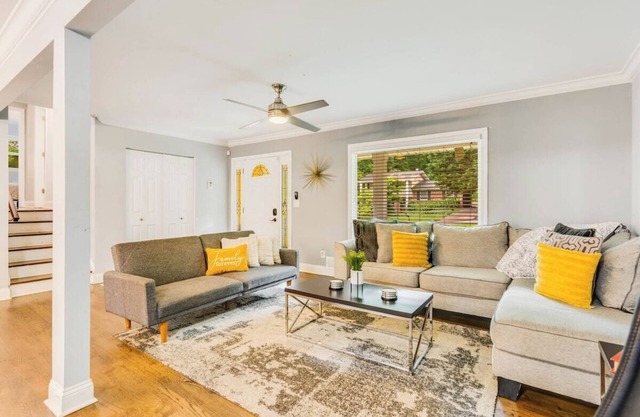 Impresionante, nuevo 6 BDR 4BA Decatur Home w / Bonus Room