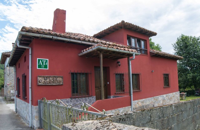 Apartamento abuhardillado recién renovado y con terreno de uso exclusivo