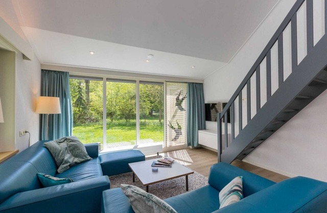 Atractiva casa de vacaciones en Vrouwenpolder con jardín