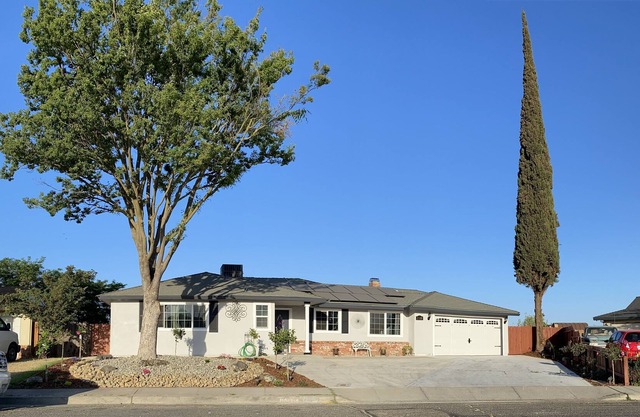 Atwater 4BR home - near town center with 6beds