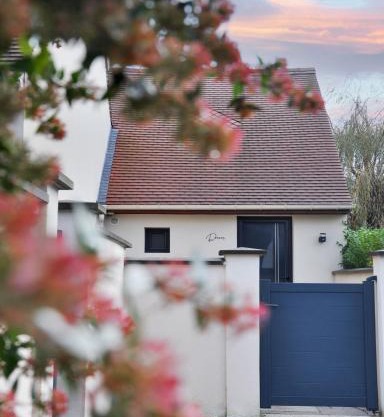 Au Charme De Bussy - Peaceful Place near Disneyland, Train Station RER and Nature