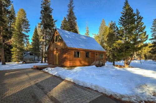 Augies Authentic Log Cabin Pets Welcome