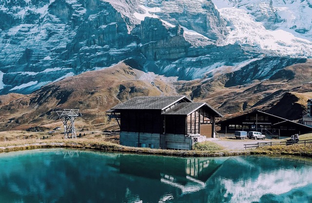 Aunique combination of hotel rooms and spacious suites!!