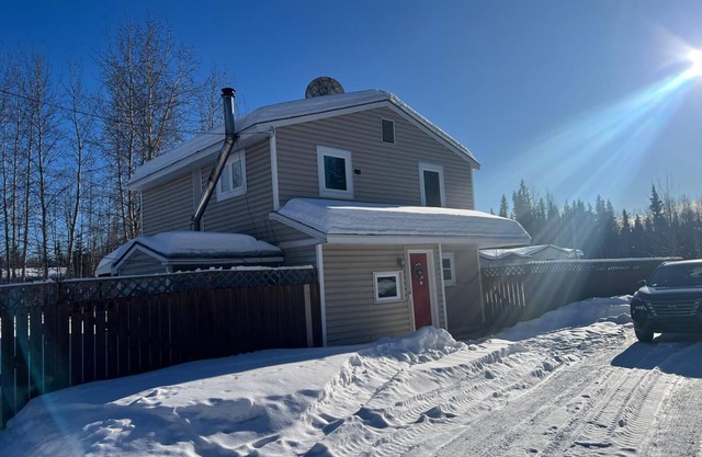 🌌 The Red Door Residence – Aurora Magic in North Pole, Alaska - Mobile Discount!