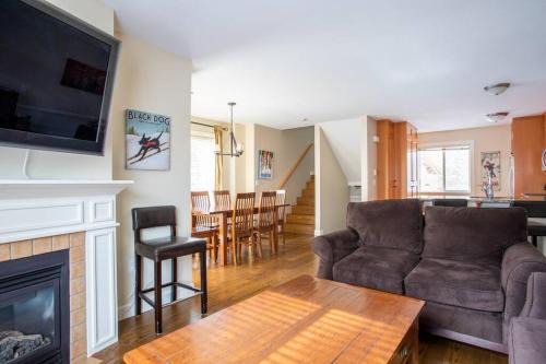 Aurora Townhomes by StayIn