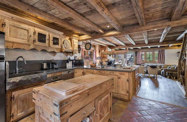 Chalet auténtico con jacuzzi, sauna y cerca de telesillas en Méribel