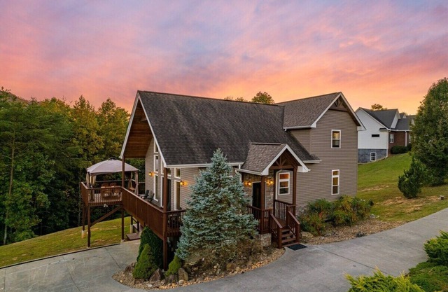 Autumn Haven | Theater, Game room, Hot Tub, Deck