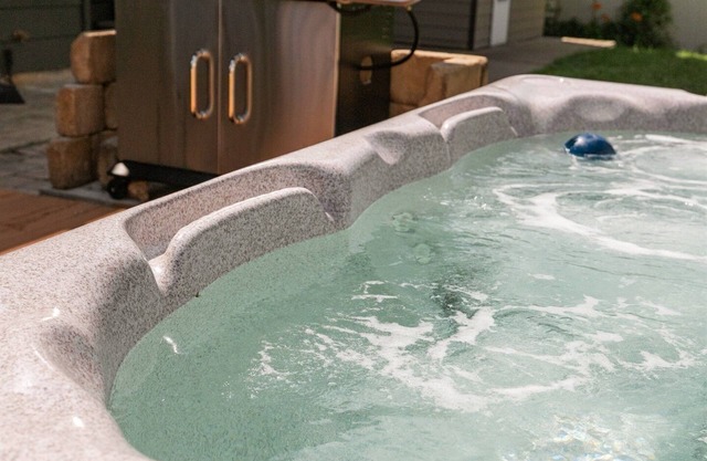 Autumn Retreat w/ Fire & Hot Tub