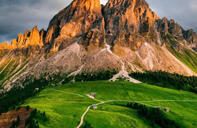 Award Winner New Broom field room near 1stBank Center