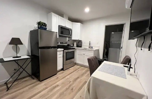 Awesome Studio fast wi-fi and free parking permit