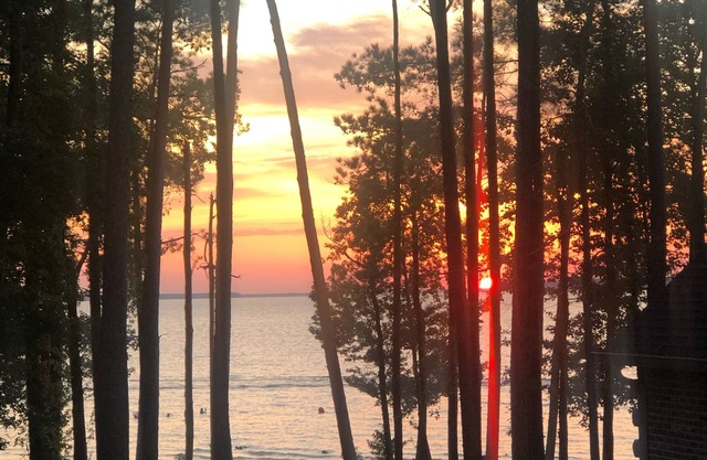 Frente al impresionante casa del lago en Sam Rayburn Lago, 4 dormitorios, 3 baños, para 12 personas